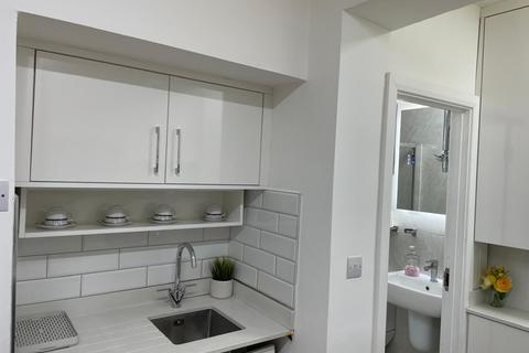 undefined, Wellington Road South, Hounslow TW4