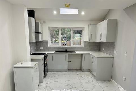 3 bedroom semi-detached house to rent, Hook Drive, Sutton Coldfield