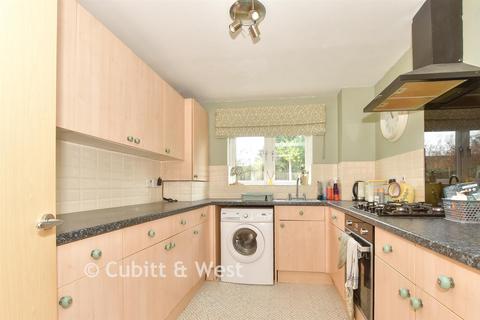 2 bedroom ground floor flat for sale, The Glade, Storrington, Pulborough, West Sussex