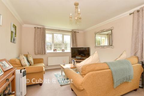 2 bedroom ground floor flat for sale, The Glade, Storrington, Pulborough, West Sussex
