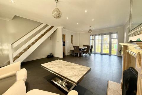 undefined, Foxbury Close, Old Bedford Road Area, Luton, Bedfordshire, LU2 7BQ