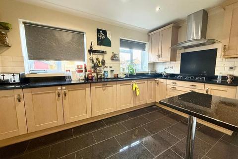 undefined, Foxbury Close, Old Bedford Road Area, Luton, Bedfordshire, LU2 7BQ