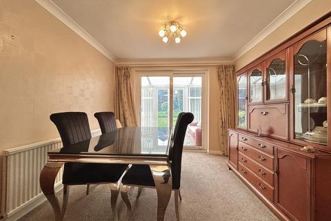 3 bedroom detached house for sale, Shallmarsh Close, Higher Bebington, Merseyside, CH63