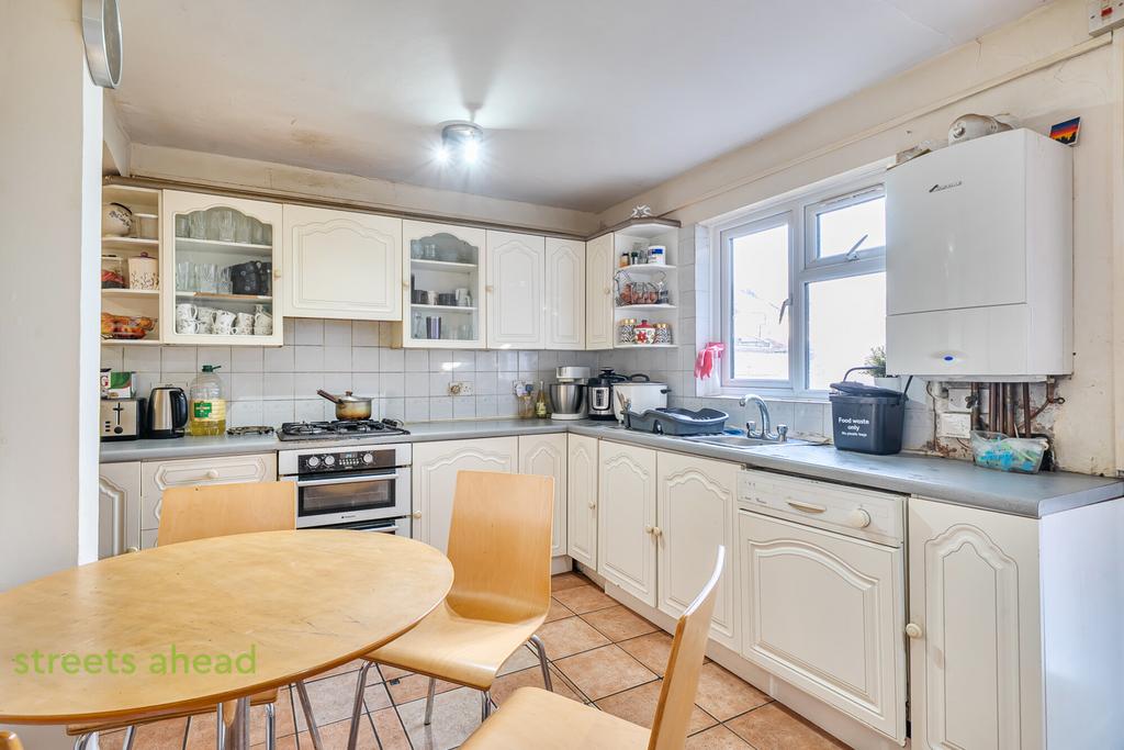 27500ff5-f903-4c4...