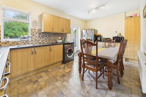3 bedroom semi-detached house for sale, Gleneagles Avenue, Leicester
