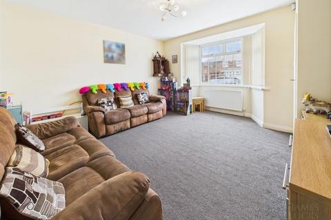 3 bedroom semi-detached house for sale, Gleneagles Avenue, Leicester