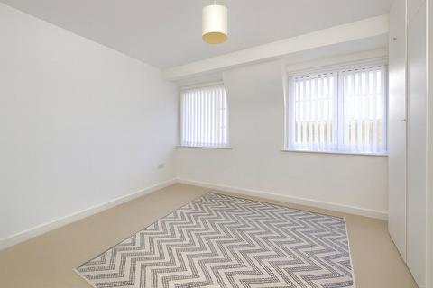 3 bedroom duplex for sale, Winfield House, Vicarage Crescent, London