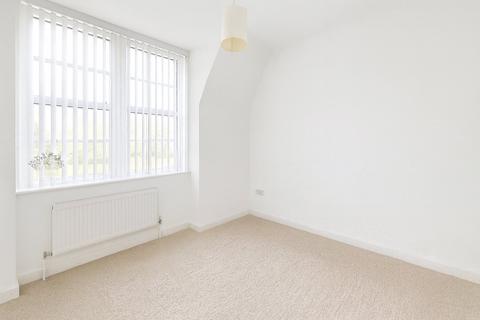 3 bedroom duplex for sale, Winfield House, Vicarage Crescent, London