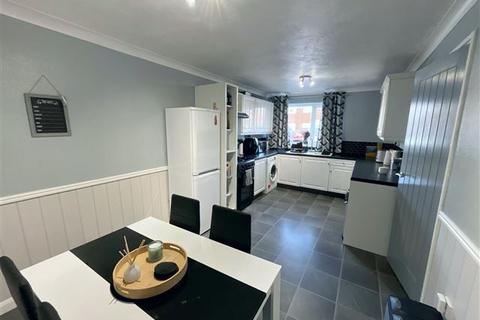 3 bedroom townhouse for sale, Florence Avenue, Swallownest, Sheffield, Rotherham, S26 4RL