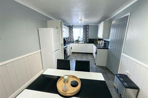 3 bedroom townhouse for sale, Florence Avenue, Swallownest, Sheffield, Rotherham, S26 4RL