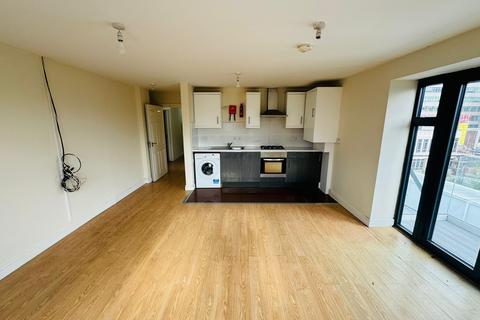 3 bedroom flat to rent, Flat - Barking Road, London