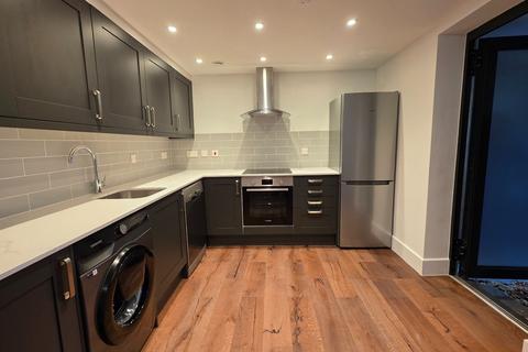 undefined, Flat ,  Green Lane, London