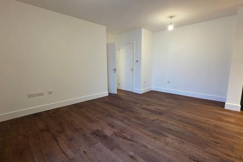 undefined, Flat ,  Green Lane, London