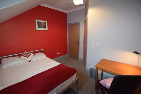 undefined, Room 5