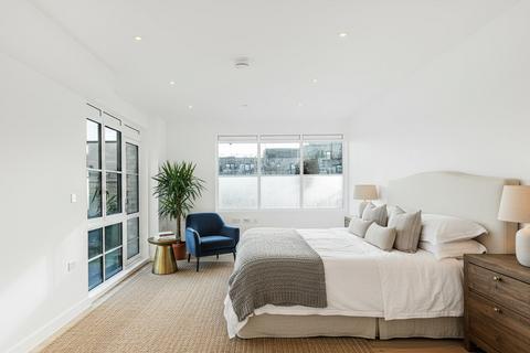 undefined, Corner Place, 13-19 Herald Street, London, E2