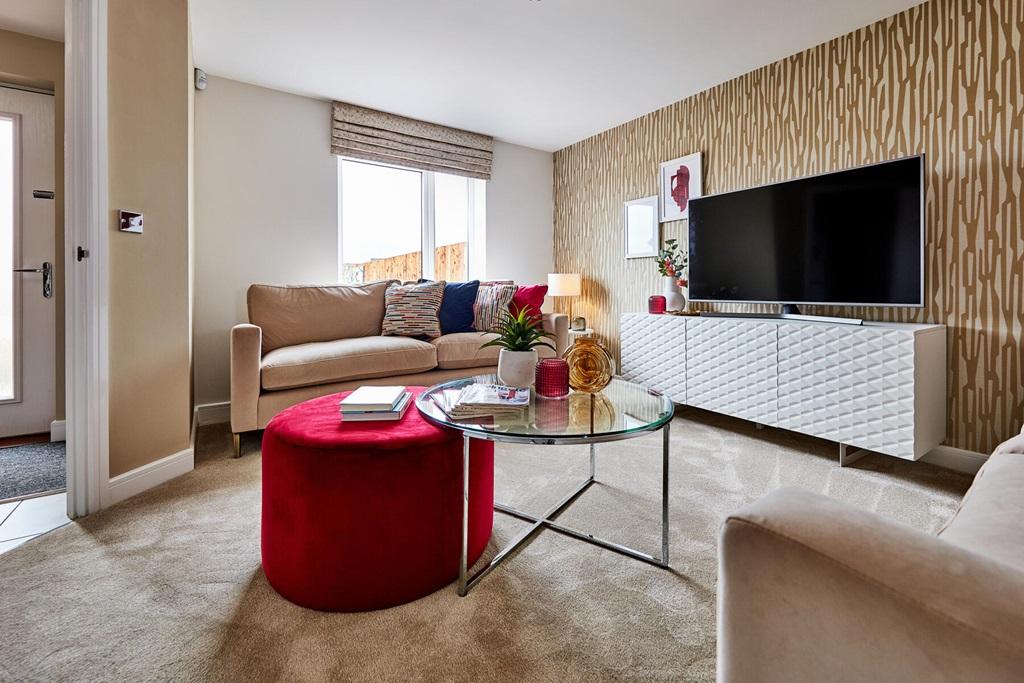 Lounge with plenty of space for two sofas