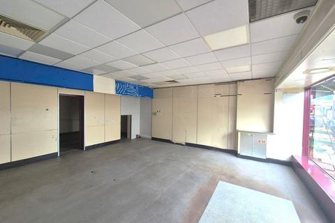 Retail property (high street) to rent, 32 Banks Rd Wirral CH48 0RD