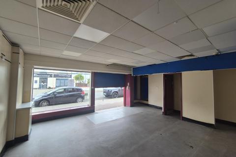 Retail property (high street) to rent, 32 Banks Rd Wirral CH48 0RD