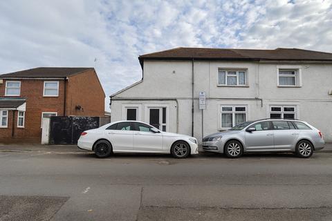 Retail property (high street) to rent, 56 Arthur St Gravesend DA11 0PR