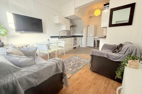 4 bedroom house to rent, Nottingham NG7