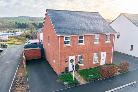 2 bedroom semi-detached house for sale, Tarka Way, Crediton, EX17