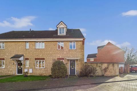 3 bedroom end of terrace house for sale, Dace Road, Calne SN11