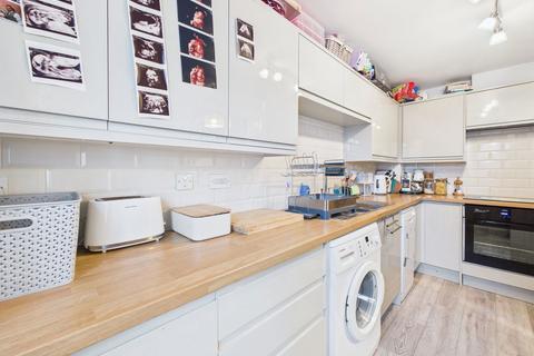3 bedroom end of terrace house for sale, Dace Road, Calne SN11