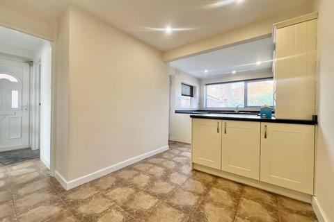 3 bedroom semi-detached house to rent, Lynden Avenue, Long Eaton, NG10