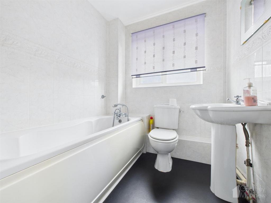 CAM02365 G0-PR0384-STILL011.jpg