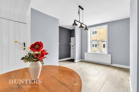 2 bedroom end of terrace house for sale, Hare Hill Road, Littleborough, OL15 9AD