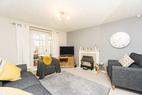2 bedroom house to rent, Hilbre Drive, Ellesmere Port, CH65