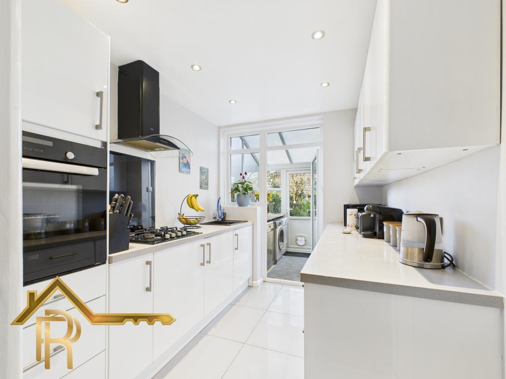 Cam03016 g0 pr0048 still009