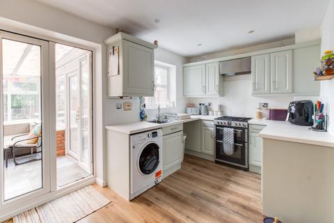 3 bedroom semi-detached house for sale, Mallow Drive, Bromsgrove, Worcestershire, B61