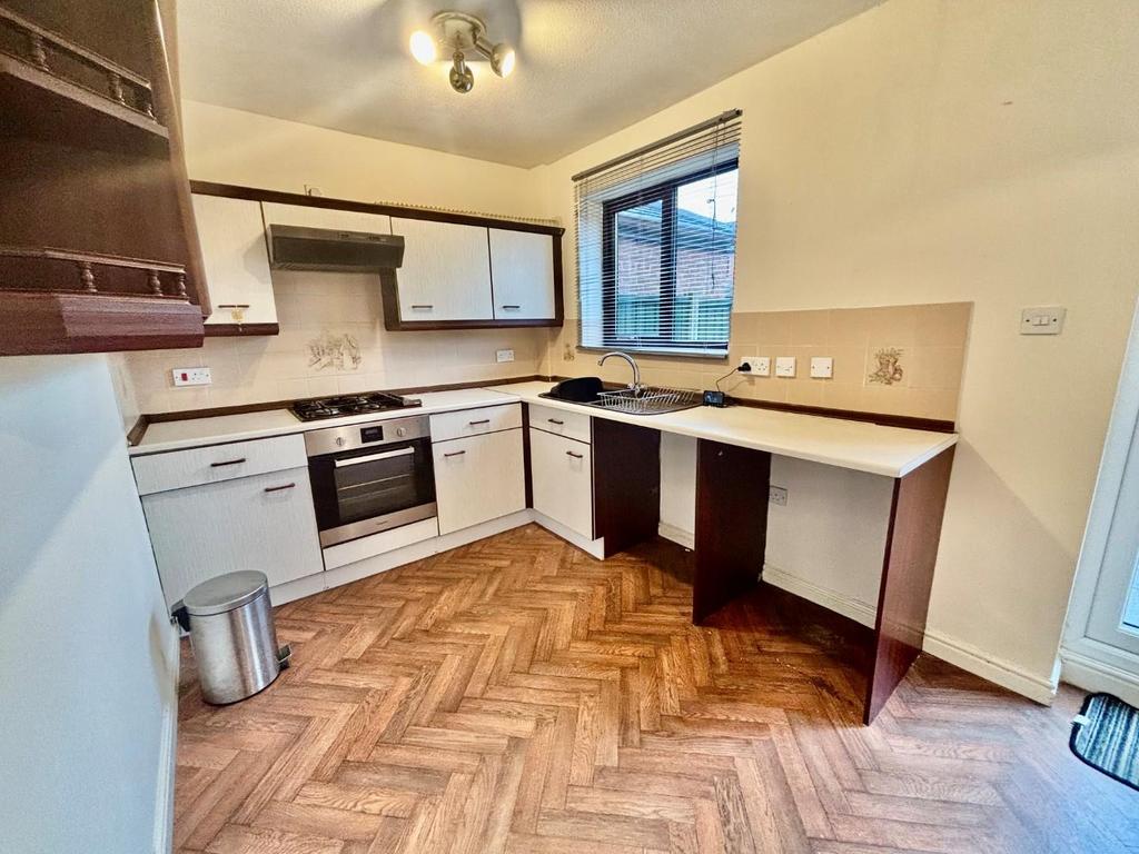 43 Thornbrook kitchen 2.jpg