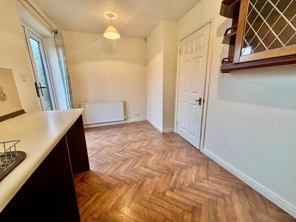 43 Thornbrook kitchen.jpg