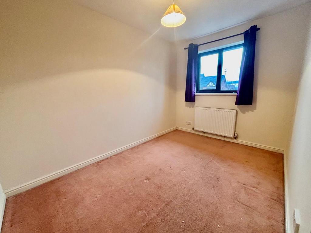 43 Thornbrook bedroom 2 1.jpg