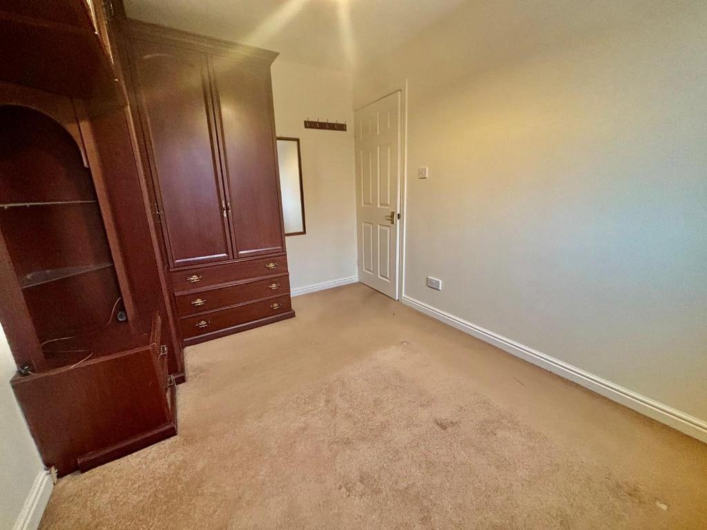 43 Thornbrook bedroom 1 1.jpg