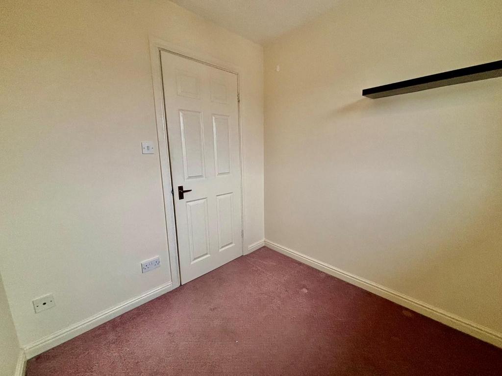 43 Thornbrook bedroom 3.jpg