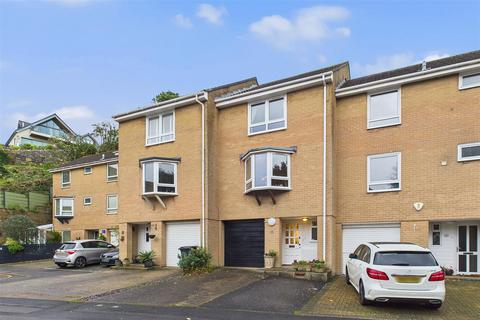 undefined, Modern townhouse moments from Hill Road, Clevedon
