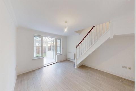 2 bedroom end of terrace house to rent, Willow Tree Close, Abridge, Romford, RM4