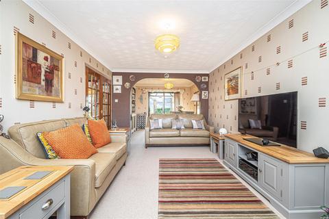3 bedroom detached house for sale, 11 South Knowe, Crossgates, KY4 8AW