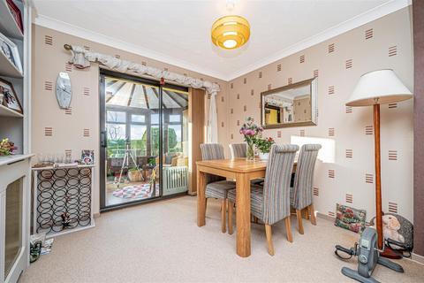 3 bedroom detached house for sale, 11 South Knowe, Crossgates, KY4 8AW