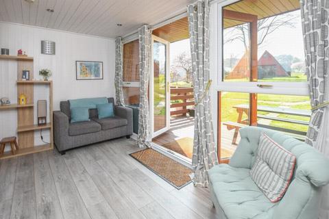 4 bedroom chalet for sale, Upper Street, Kingsdown CT14