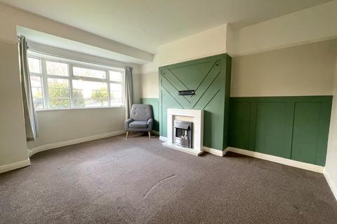 2 bedroom flat to rent, Rothbury Gardens, Leeds, West Yorkshire, LS16