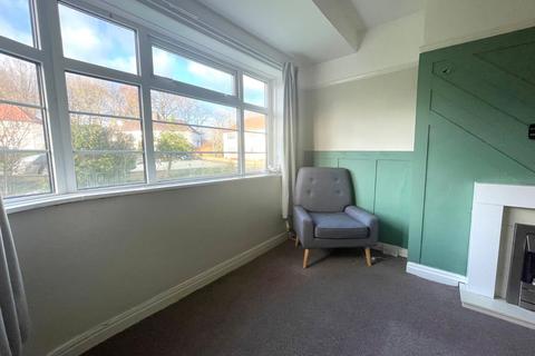 2 bedroom flat to rent, Rothbury Gardens, Leeds, West Yorkshire, LS16