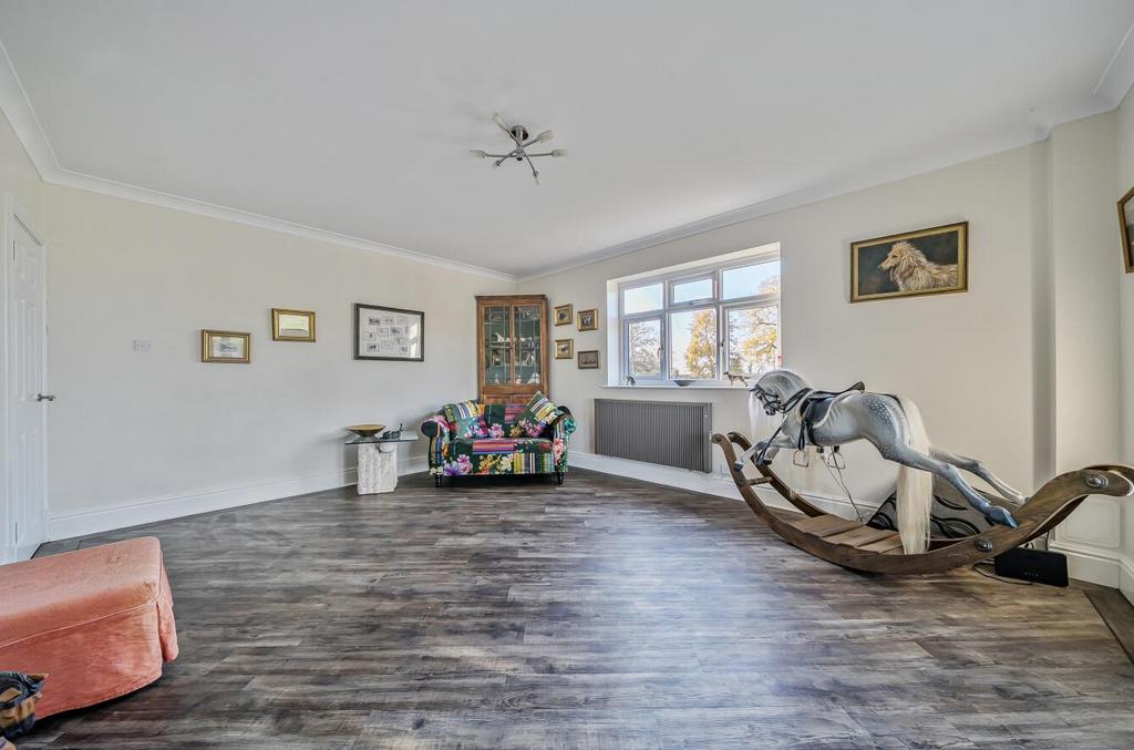 Family Room.jpg