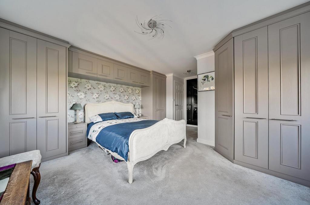 Bedroom 1 (3).jpg