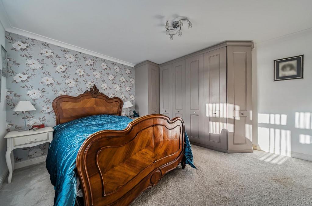 Bedroom (3).jpg