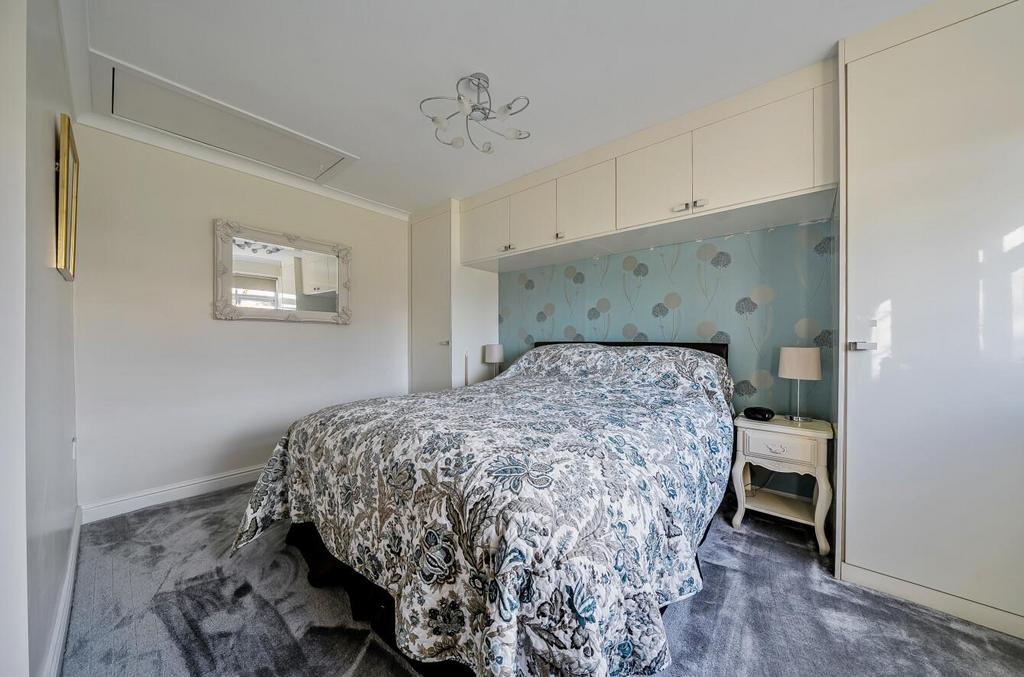 Bedroom (2).jpg