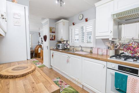 1 bedroom park home for sale, Bonehurst Road, Horley RH6